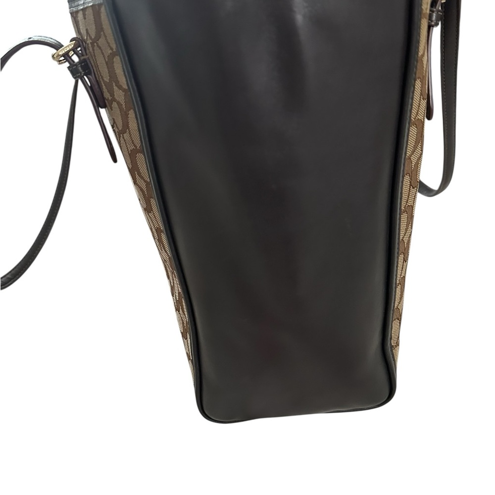 COACH TURNLOCK TOTE IN SIGNATURE JACQUARD BROWN - Picture 9 of 17
